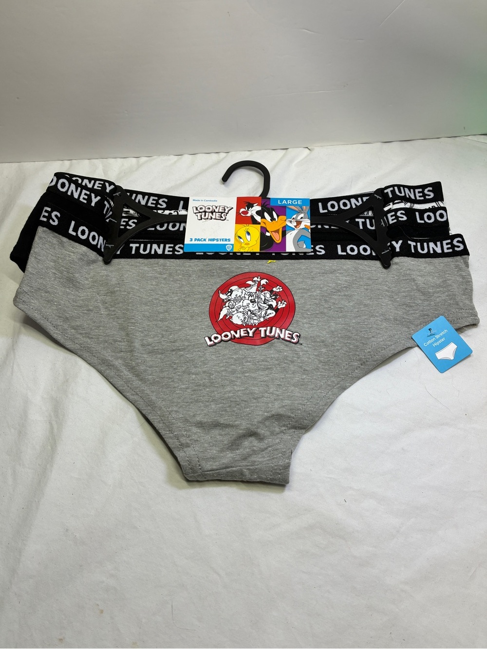 3 Pack Of NEW Looney Tunes Hipsters, Size Large